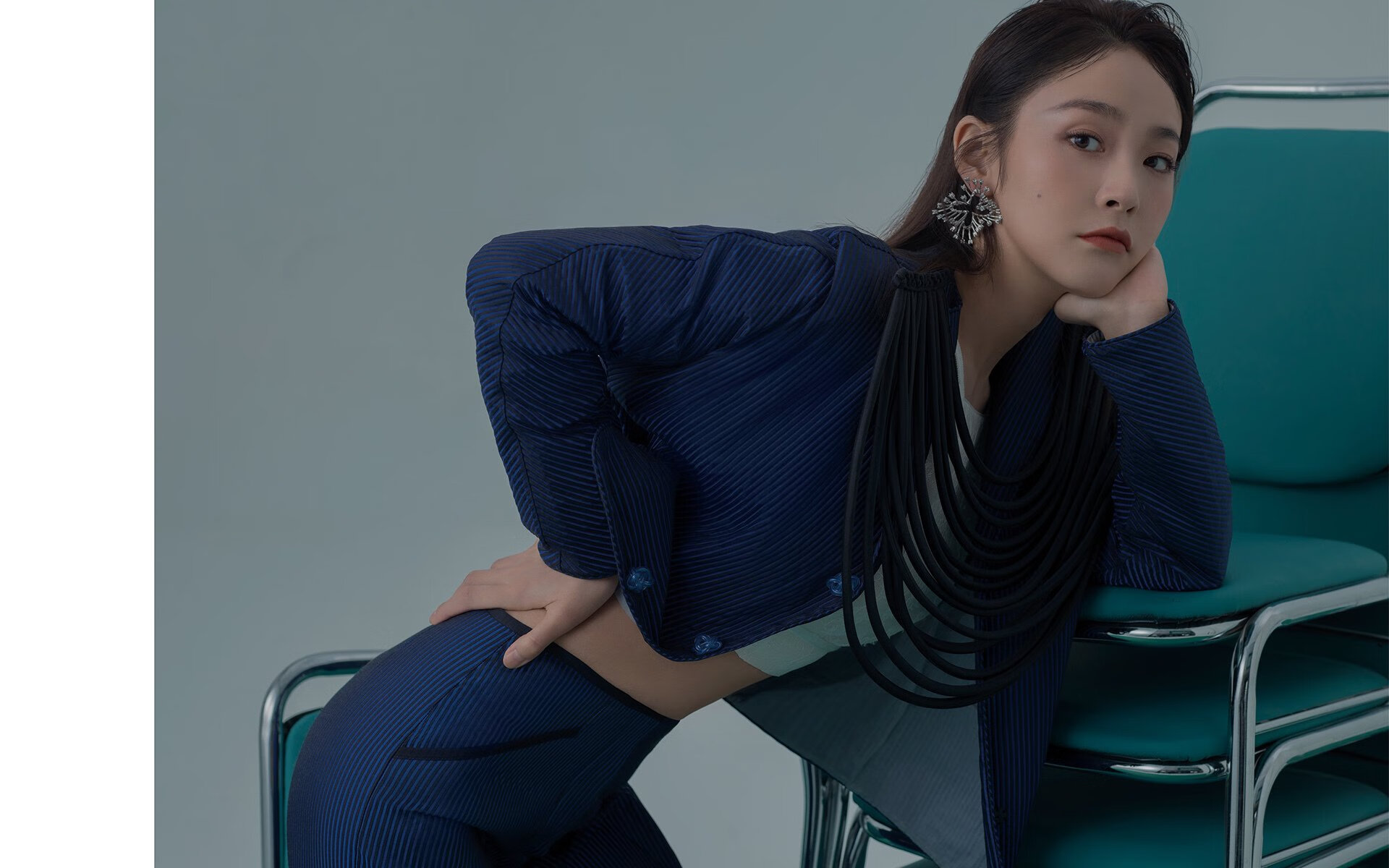 开云APP-库尔图瓦以一敌众！智利与巴萨的疯狂对攻战，门神如何用指尖改写结局？